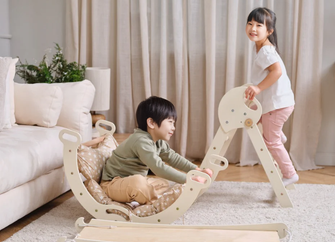 4-in-1 幼児（１〜３歳）向けモンテッソーリクライミングフレーム　（ピクラートライアングル・アーチ・滑り台ボード・クッション）– ベージュ