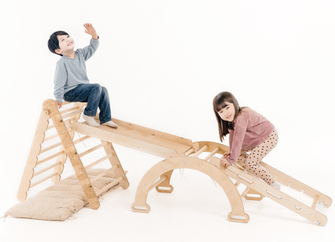 5-in-1 モンテッソーリクライミングフレーム（ピクラートライアングル・アーチ・ロッキングおもちゃ・滑り台ボード・スロープ・ロープネット・クッション）